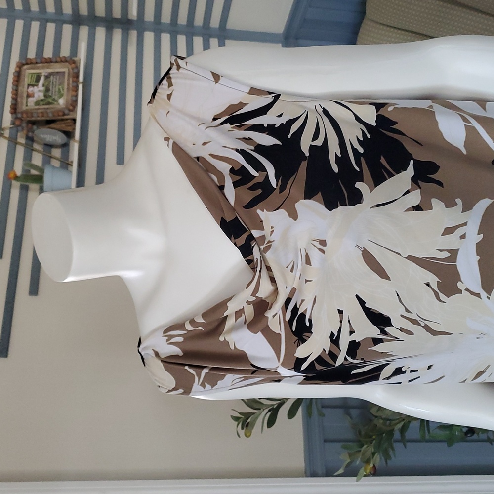 Skye's The Limit Floral Sleeveless Maxi Dress in Brown and White. Large. - Picture 3 of 13
